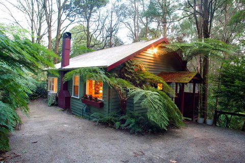 Cottage In The Forest - Queensland Tourism 2