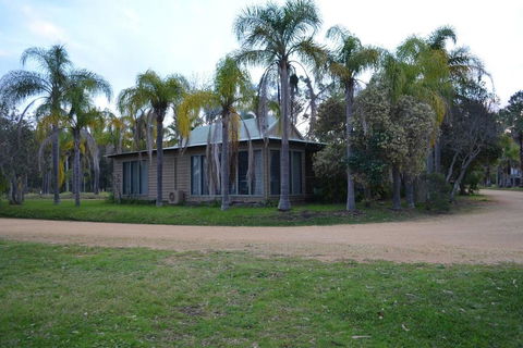 Cottage Port Stephens / Swan Bay, NSW - Queensland Tourism 1