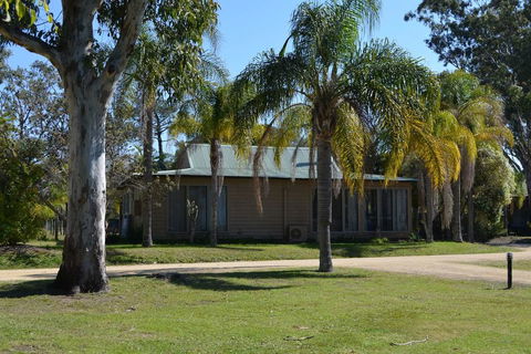Cottage Port Stephens / Swan Bay, NSW - Queensland Tourism 0