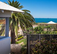 Cottesloe Executive Beach House - Queensland Tourism