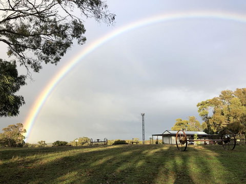 Country Cabin With Mountain Views Close To Ballarat - QLD Tourism 0