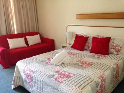Country Rose Motel Warwick - Queensland Tourism 3