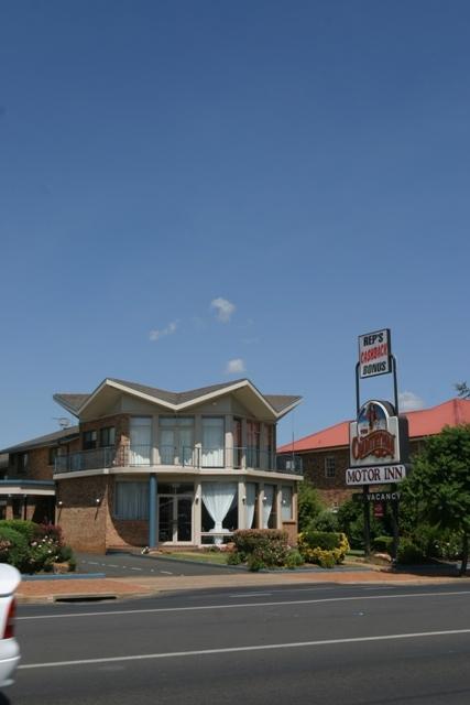 Countryman Motor Inn - Queensland Tourism 3