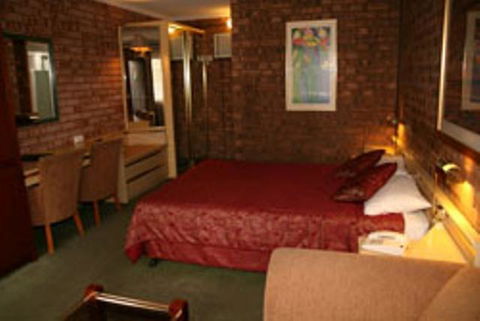 Countryman Motor Inn - Queensland Tourism 1