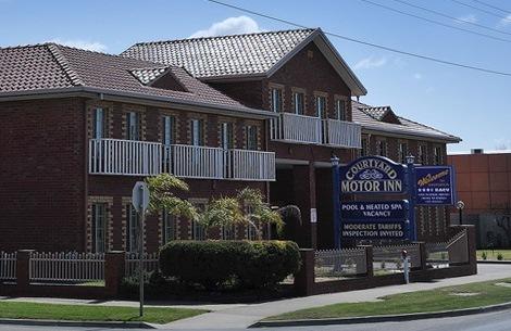 Courtyard Motor Inn - QLD Tourism 0