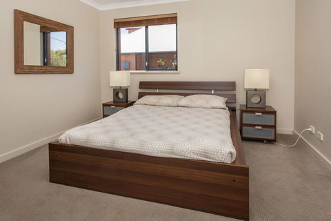 Cozy Cottage - Queensland Tourism 1