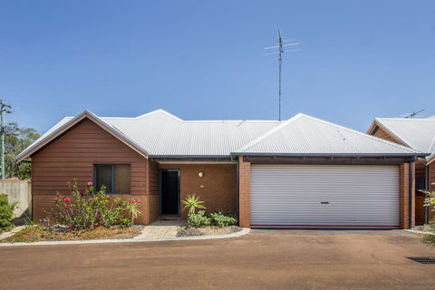 Cozy Cottage - Queensland Tourism 0