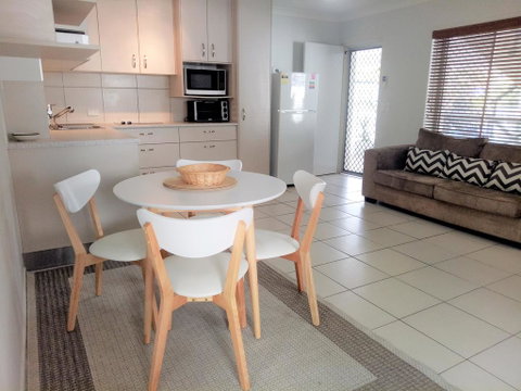 Cranbourne Court Unit 7 - QLD Tourism 2