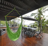 Crusoe's Beach House - Airlie Beach