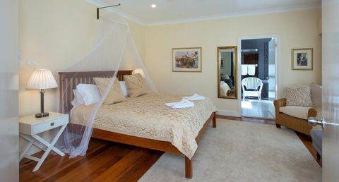 Crystal Creek Meadows - QLD Tourism 2