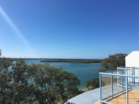 Crystal Waters Picnic Point - QLD Tourism 0