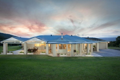 Cullengetty Estate - Queensland Tourism 1