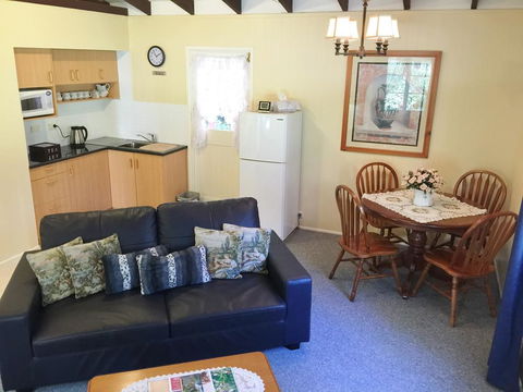 Curtis Cottage - Queensland Tourism 3