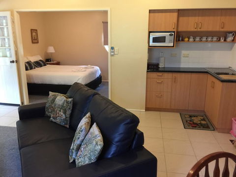 Curtis Cottage - Queensland Tourism 2