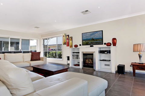 Cypress Point Lodge - Queensland Tourism 2