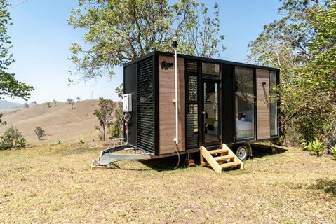 Dam It Getaway Tiny House - Queensland Tourism 0