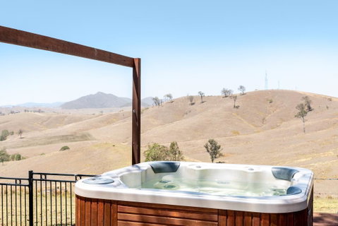 Dam It Getaway Tiny House - Queensland Tourism 3