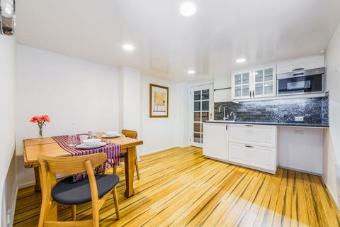 Darling Suite - Newly Renovated, On The River Access To The Tan, South Yarra Station Or Chapel St - QLD Tourism 2