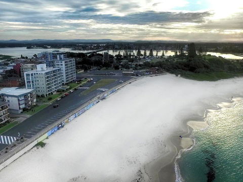 Debra Court 6 - QLD Tourism 0