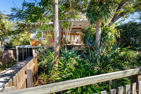 Decked Out For A Fantastic Holiday - (Whole House) Winnett St, Woorim - QLD Tourism 1