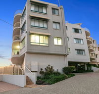 Deepwater Cove Unit 1 68 Lower Gay Tce Bulcock Beach