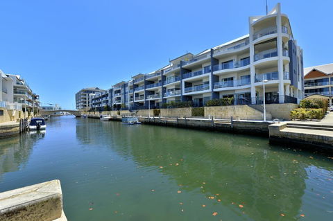 Del Mar 2 - Queensland Tourism 0