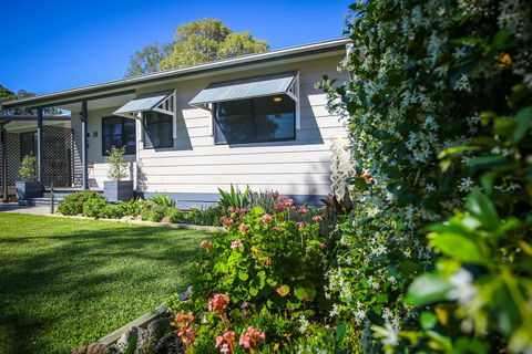 Dell-Lee Cottage - QLD Tourism 0