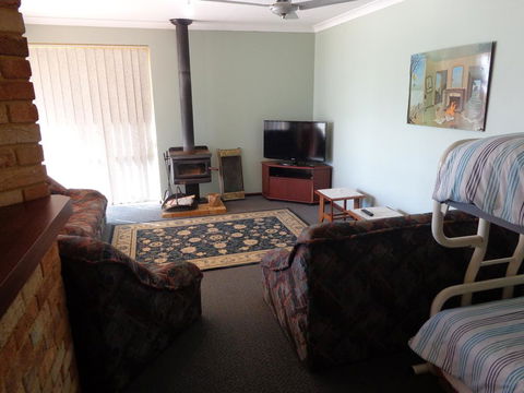 Denison Waterfront - Queensland Tourism 1
