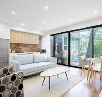 Designer Taste 2BR TownhouseHawthorn - Queensland Tourism