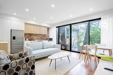 Designer Taste 2BR Townhouse@Hawthorn - Queensland Tourism 0