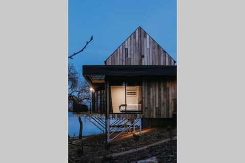 Deviot Boat House - Queensland Tourism 2