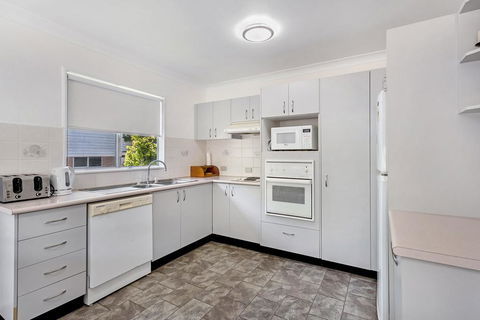 Dirigeree Street, 4 - Queensland Tourism 2