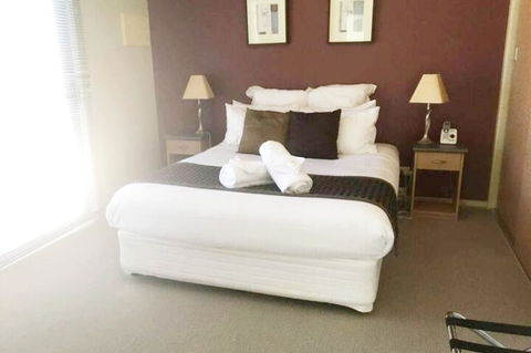 Do You Have To Self Isolate Do It In Peace & Tranquility - QLD Tourism 2