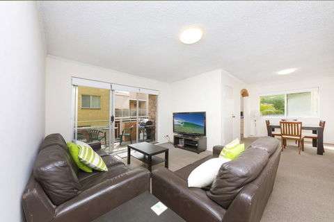 Dolphin Court 1/48 North Street - QLD Tourism 1