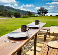 Dolphin Studio Apartment 1a Ocean Street - Queensland Tourism