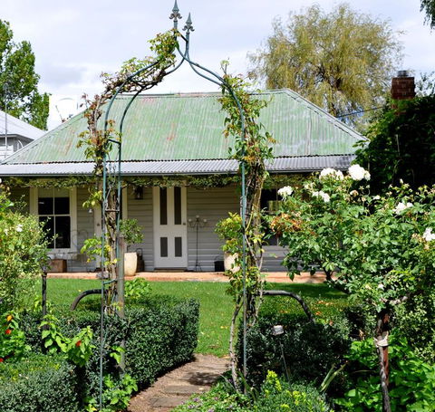 Drayshed Cottage - QLD Tourism 0