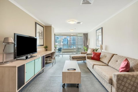 DREAM HARBOUR VIEW 2 BRM // GYM, POOL And PARKING - QLD Tourism 1