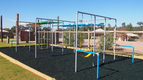 Dubbo Rhino Lodge - Queensland Tourism 2