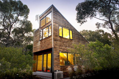DULC Cabins - QLD Tourism 1