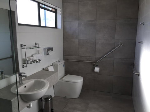 Eaglehawk Motel - QLD Tourism 1