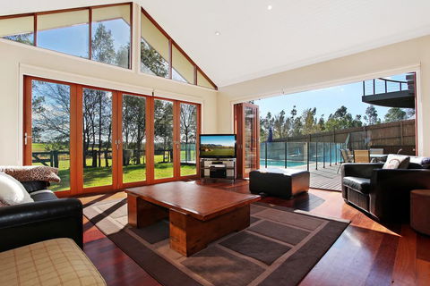 Eagles Landing - Queensland Tourism 1