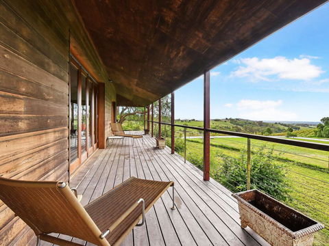 Eagles Rest @ Maluna Vineyard - Queensland Tourism 0