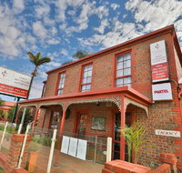 Early Australian Motor Inn - Queensland Tourism