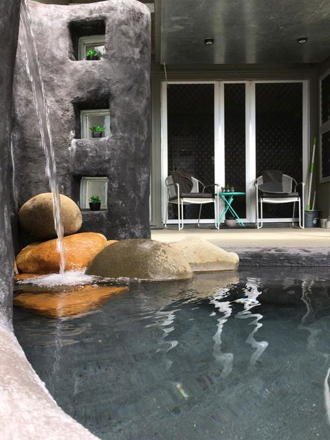 Earthship Daintree - Queensland Tourism 0