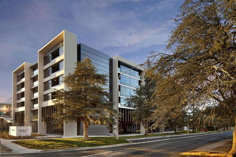 East Hotel And Apartments - Queensland Tourism 0