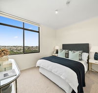 East Mirvac Building with Convenient Living - QLD Tourism