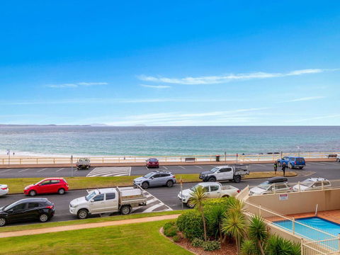 Ebbtide 6 - Opposite Main Beach - QLD Tourism 1