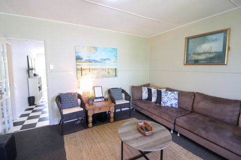 Echuca Bungalow - Queensland Tourism 1