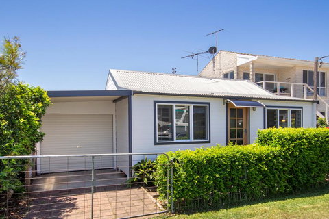 Echuca Bungalow - Queensland Tourism 0