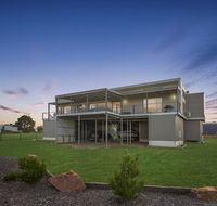 Elevation - Waterviews in Newlands Arm - Queensland Tourism